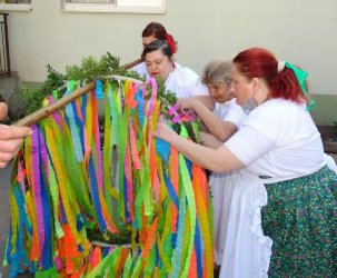 Staviame my mája...